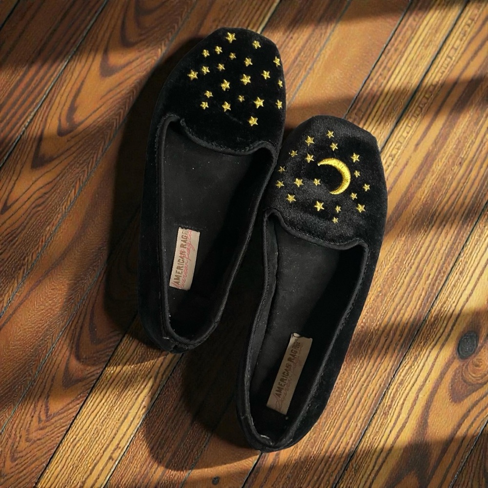 American Rag Slippers Soft Sole Lightweight Moon Stars